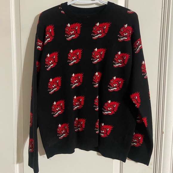 H&M WOLF SWEATER - Picture 1 of 2